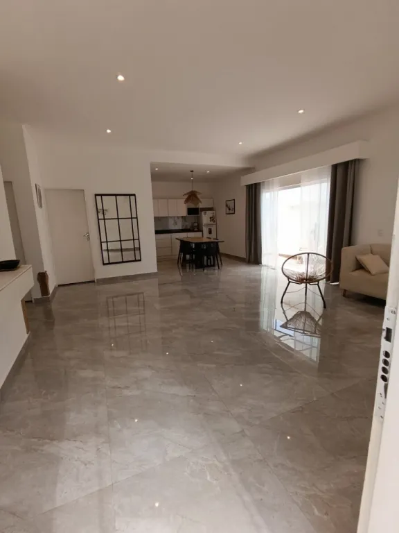 Casa moderna en Capiatá 2 habitaciones 2 baños. Negociable, trato directo con dueño. — foto 3