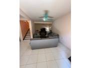 VENDO CASA CON SALON COMERCIAL - YKUA SATI