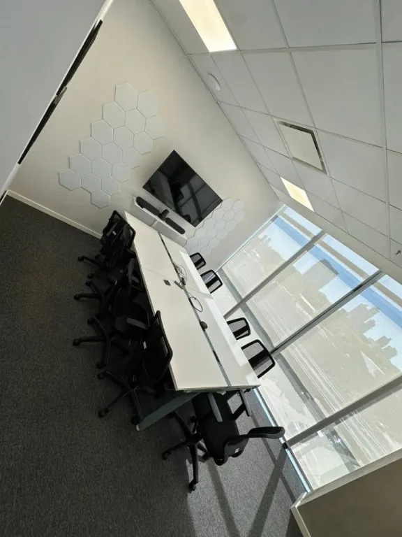EN ALQUILER OFICINA CORPORATIVA EDIFICIO DOT SACRAMENTO — photo 3