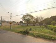 VENDO AMPLIO TERRENO EN ESQUINA SOBRE AVENIDA ASFALTADA EN SAN LORENZO, ZONA HIPER LUISITO