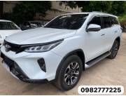 Toyota FORTUNER impecable! Año 2023/2023