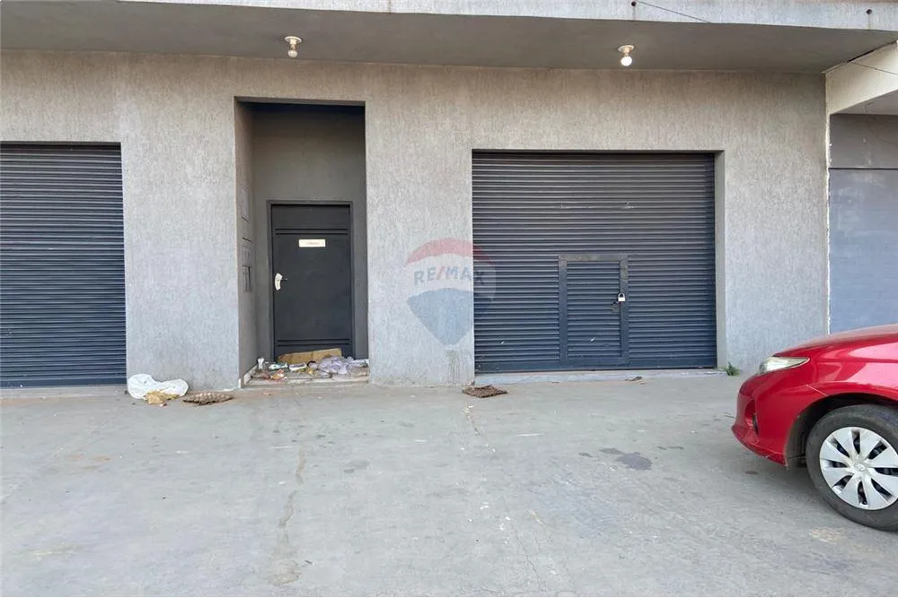 VENDO LOCAL COMERCIAL SOBRE LA AVDA EUSEBIO AYALA — foto 3