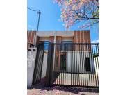 VENDO DUPLEX EN LAURELTY LUQUE COD 6056