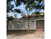 VILLA MORRA PROX. SHOP. MARISCAL LOPEZ: RESIDENCI EN PLANTA BAJA P/ ADULTOS MAYORES.