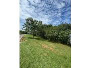 VENDO AMPLIO TERRENO CON ARROYO CON ATYRÁ, ALTOS