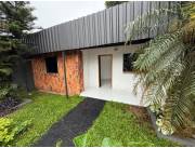 VENDO CASA EN FERNANDO DE LA MORA ZONA SUR COD 6241