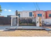 VENDO CASA CON PATIO EN ITA ENRAMADA