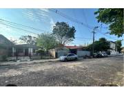 VENDO TERRENO 500 M2 C/CONSTRUCCIÓN A DEMOLER O REFACCIONAR BO.VIRGEN DE FATIMA ZONA M.LOP