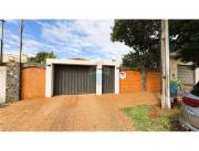 Casa - Venta - Los Laureles, Paraguay