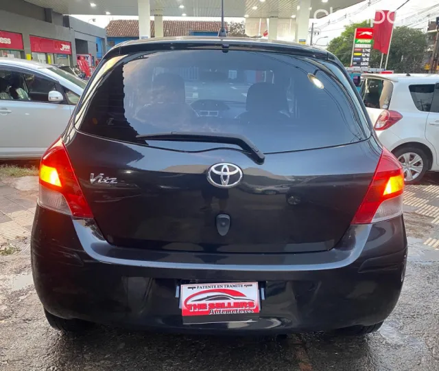 Toyota Vitz 2010 — foto 7