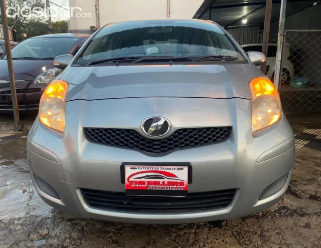 Toyota Vitz 2009 — foto 4
