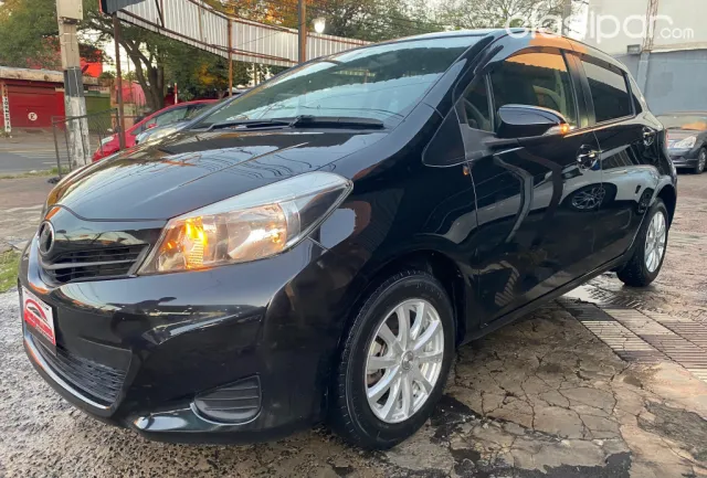 Toyota Vitz 2012 — foto 3