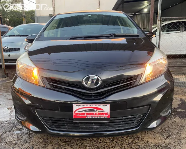 Toyota Vitz 2012 — foto 4