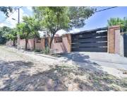 Amplia casa en Venta – Lambaré