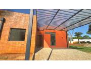 VENDO EN LUQUE EN BARRIO CERRADO