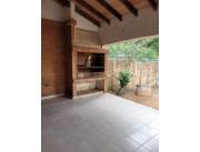 Amplia Propiedad Exclusiva en Venta sobre Primer Presidente: Oportunidad Única