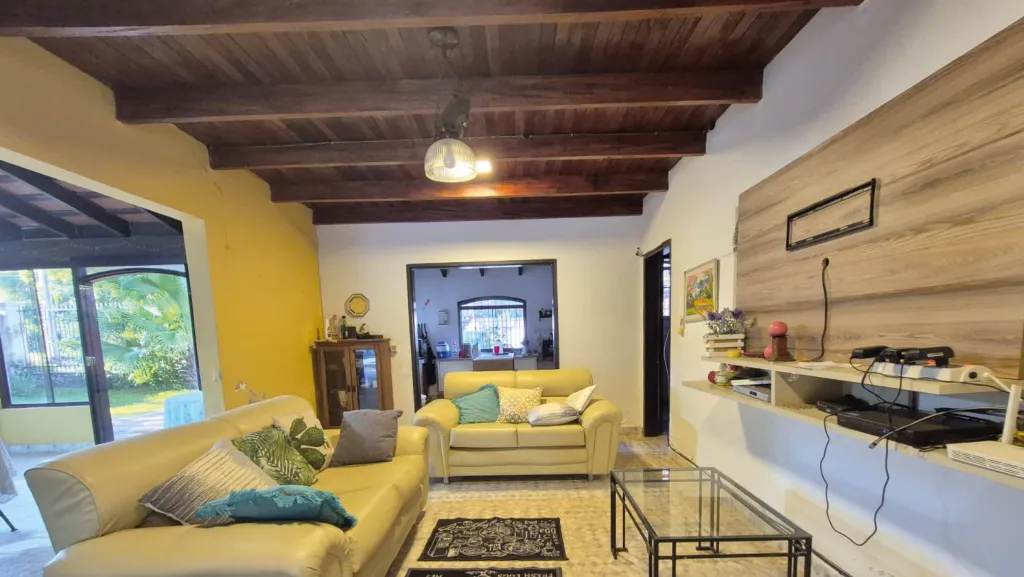 MANSIÓN EN SAN BERNARDINO, 5 DORMITORIOS (4 EN SUITE), EN TERRENO DE 1.250 m² — foto 2