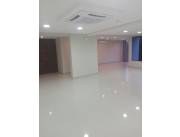 Edificio sobre la Avda España, a pasos del Paseo Carmelitas