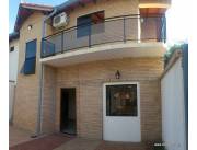 ALQUILO DÚPLEX 3 DORM. ZONA ITA ENRAMADA - LAMBARÉ (CÓD. 280)