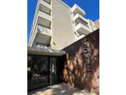 VENDO DEPARTAMENTO 1 DORM. C/ COCH. Z/ CASA RICA LOS LAURELES (CÓD. 1365)