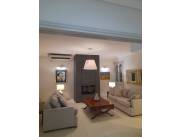 Residencia premium en barrio Mburuçuyá