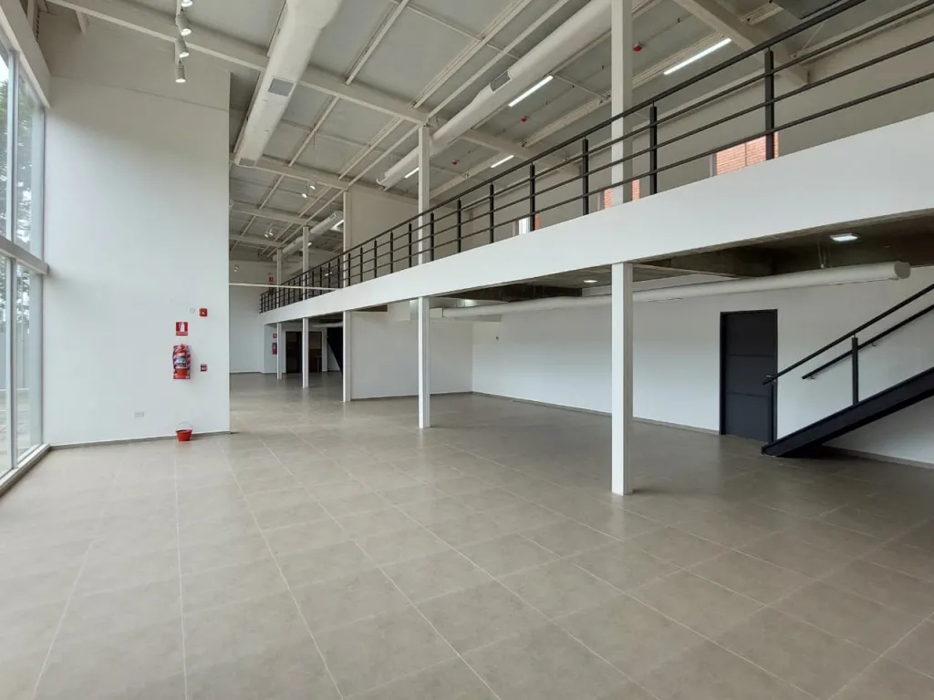 ALQUILO 435 M2 DE SHOWROOM Y OFICINAS SOBRE LA AVDA. MARISCAL ESTIGARRIBIA‼️ C-1170 — foto 3