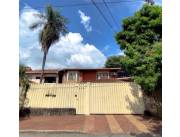 CASA EN VENTA - BARRIO YCUA SATY