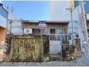 ¡Oportunidad Única! Terreno Estratégico en Zona Mercado 4 con Potencial para Desarrollar o