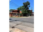 Terreno con casa a demoler en Venta