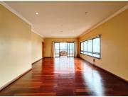 En Venta amplio Departamento de 240 m2. Sobre la Avda. Santa Teresa
