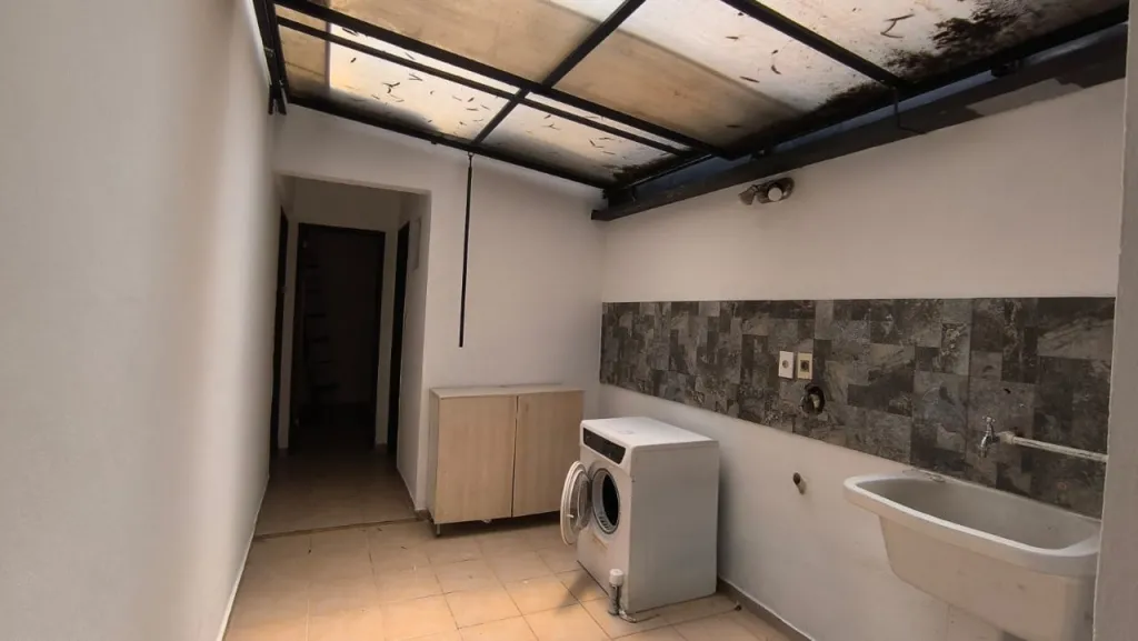 ALQUILO CASA EN LAMBARE ZONA CENTURY PLAZACOD 6073 — foto 2