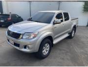 Hilux 4x4 mecánico listo a transferir