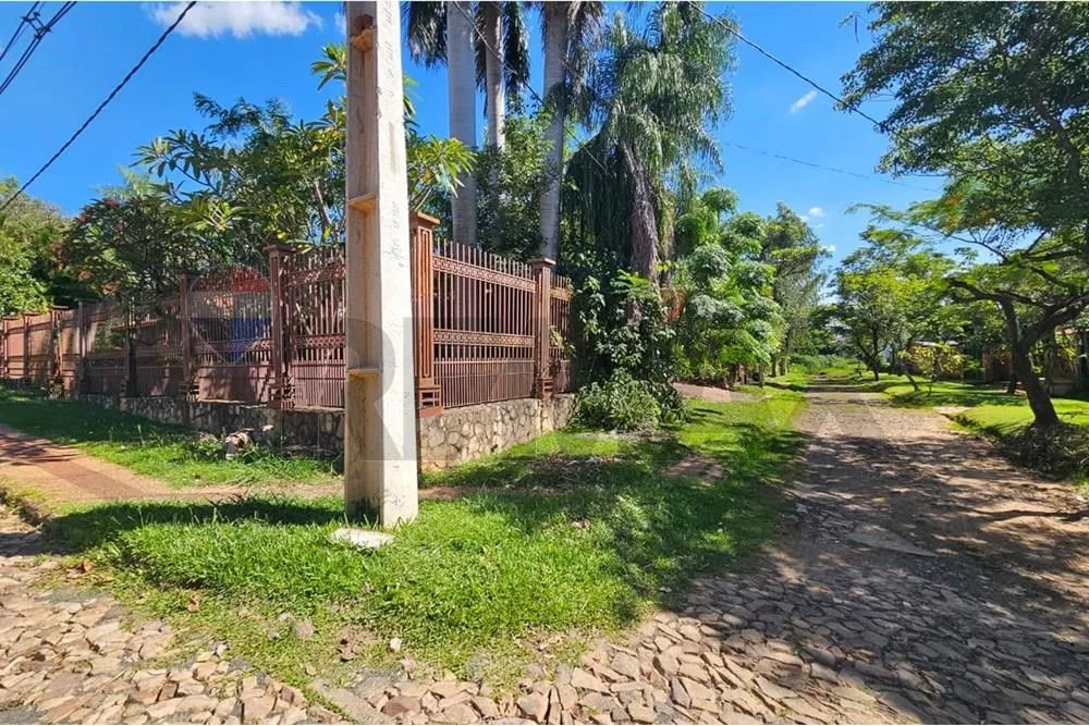 VENDO TERRENO EN ESQUINA BARRIO MBURUCUYA — foto 2