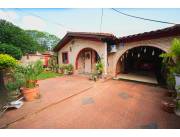 Amplia Residencia ubicada en Ñemby - Pa´i Ñu