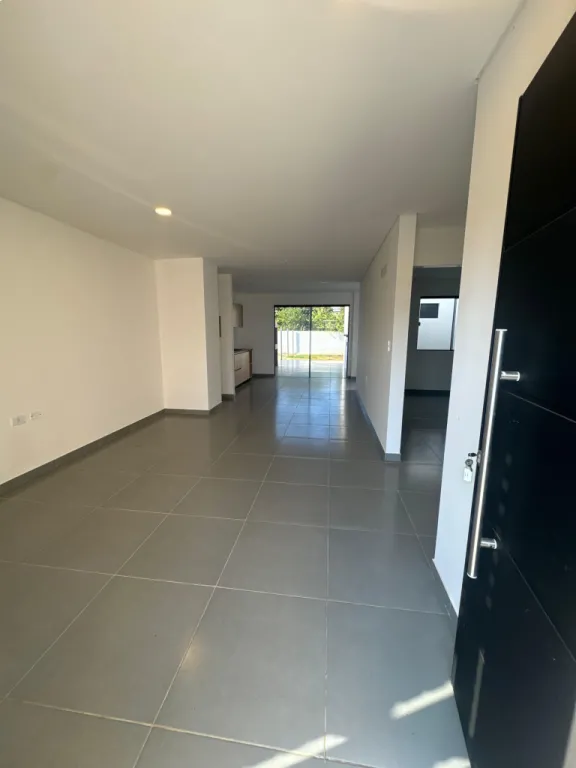 VIVIENDA A ESTRENAR DE 3 HABITACIONES EN LUQUE — foto 2