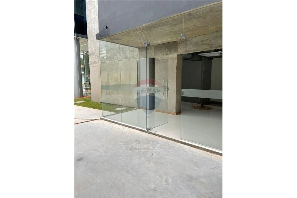 EN VENTA- SALON COMERCIAL O OFICINA- TRADING PARK — foto 3