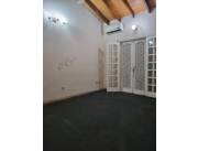 VENDO O ALQUILO RESIDENCIA EN SAJONIA, ZONA CLUB SAJONIA COD 2381