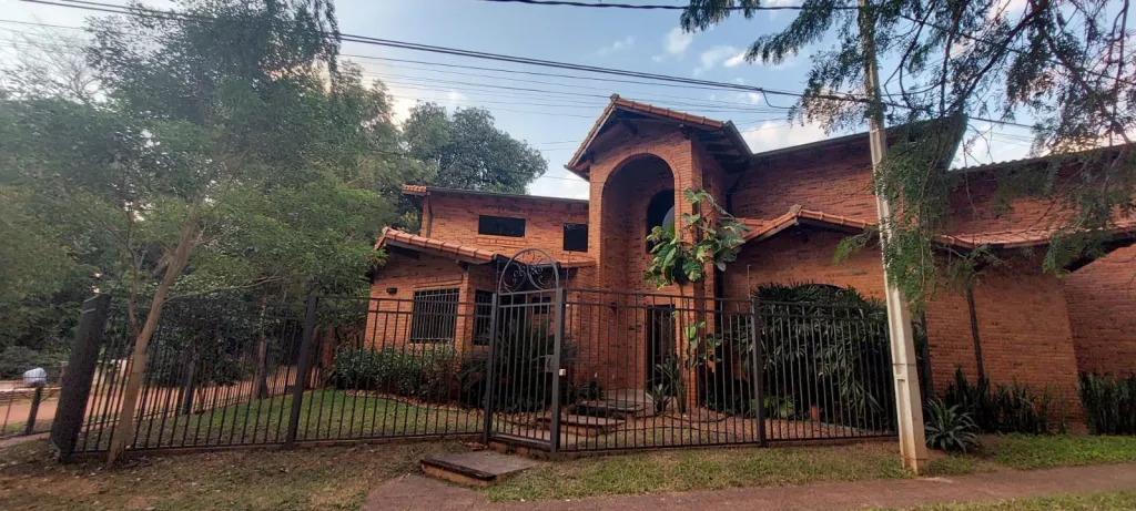VENDO RESIDENCIA EN SANTA LIBRADA, ASUNCION COD 2187 — foto 3
