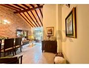 CASA A LA VENTA EN LOMA MERLO-LUQUE