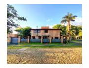 VENDO CASA DE LUJO EN LAMBARÉ ZONA YACHT