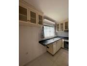 ALQUILO CHALET EN LAURELTY, LUQUE COD 3247