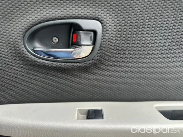 Toyota Vitz 2010 — foto 4