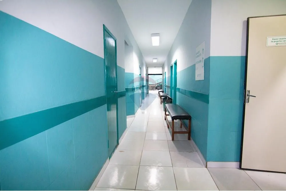 VENDO SANATORIO FUNCIONADO EN EL CENTRO CNEL.OVIEDO TOTALMENTE EQUIPADO Y EQUIPO MEDICO — foto 3