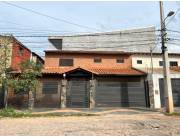 Alquilo Casa en excelente Ubicación a media cuadra de Molas López y Sacramentomej