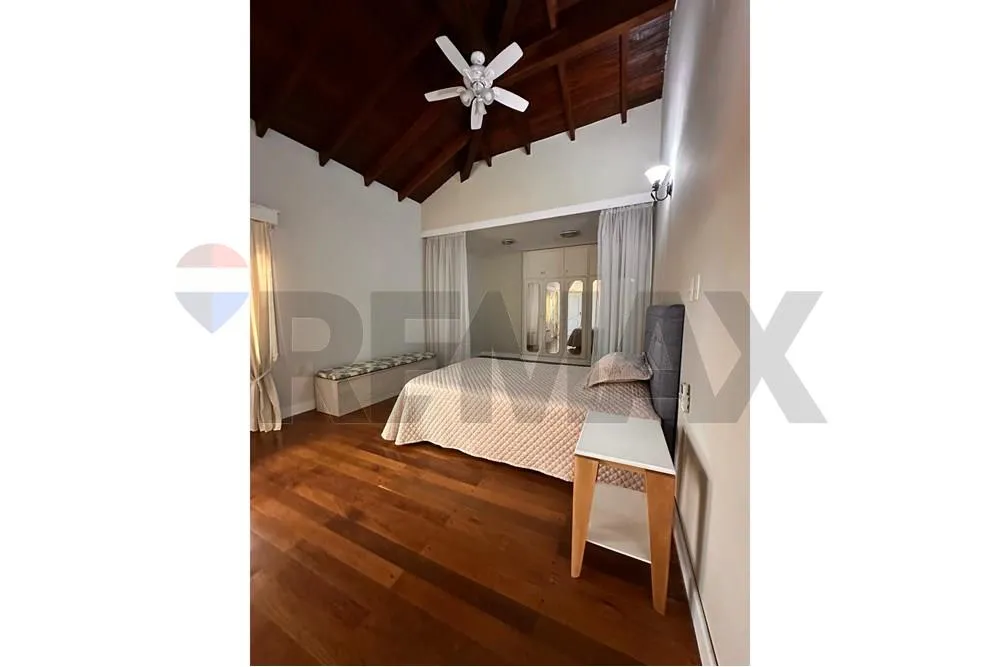 VENDO CASA AMOBLADA PREMIUN BO.CARMELITAS 3 HAB.SUITE,8 BAÑOS PISCINA CLIMATIZADA JARDIN — foto 3