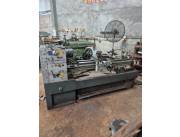 Torno de 1.5 metros entre bancada