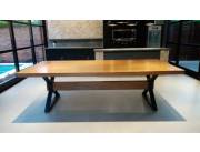 Mesa estilo industrial 2.20*1.30 con 10 sillas crossback