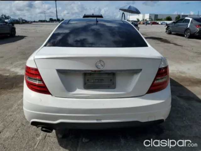 Mercedes-Benz C250 2015 — foto 4