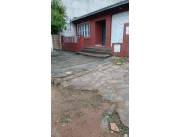 Vendo tiene la construcción 120 m2, 5 habitaciones, 1 sala, 1 baño, 1 cocina, comedor