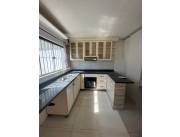 ALQUILO CHALET EN LUQUE LAURELTY COD: 3247